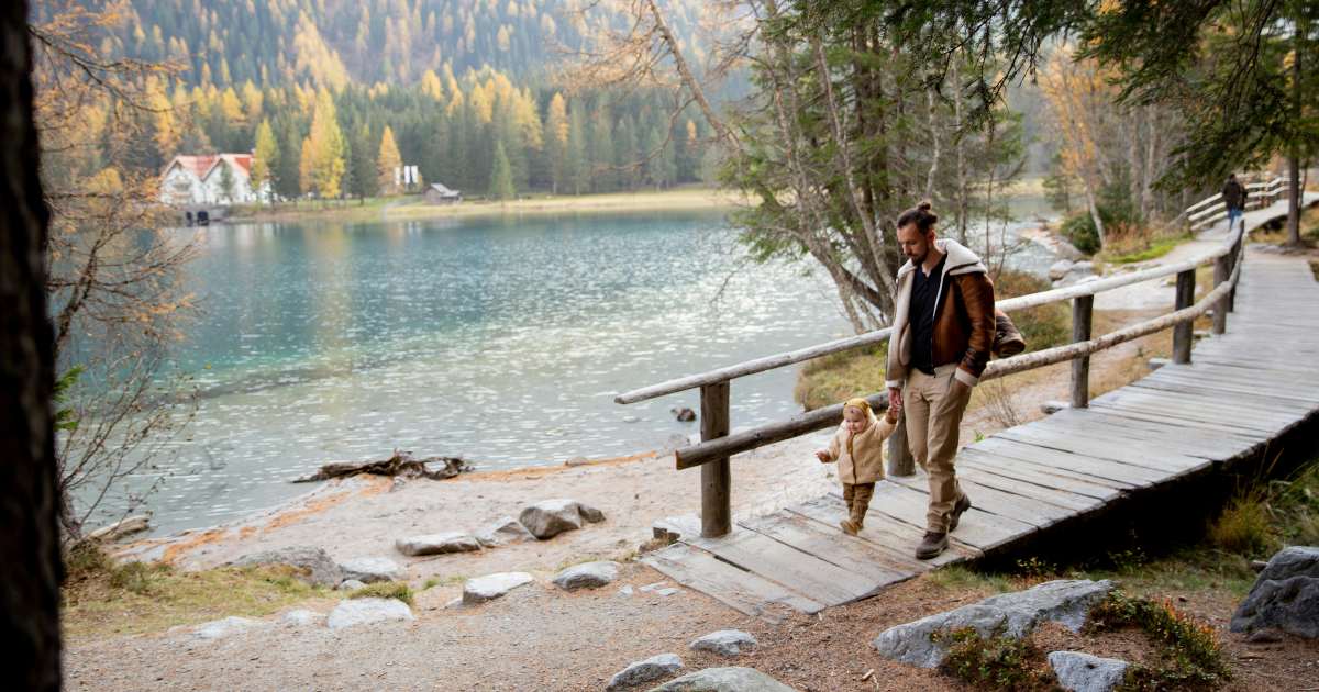 Passeggiare nella natura migliora il livello di attenzione: lo rivela uno studio