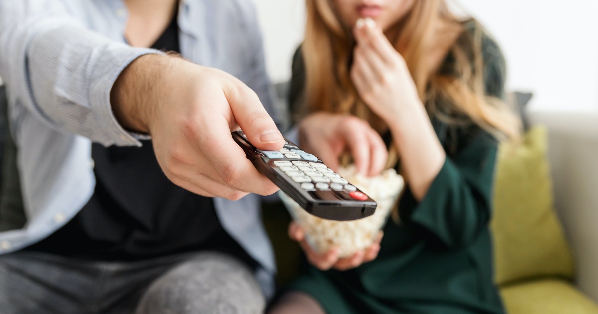 Adolescenti condannati a 12 anni di lavori forzati per aver guardato soap opera