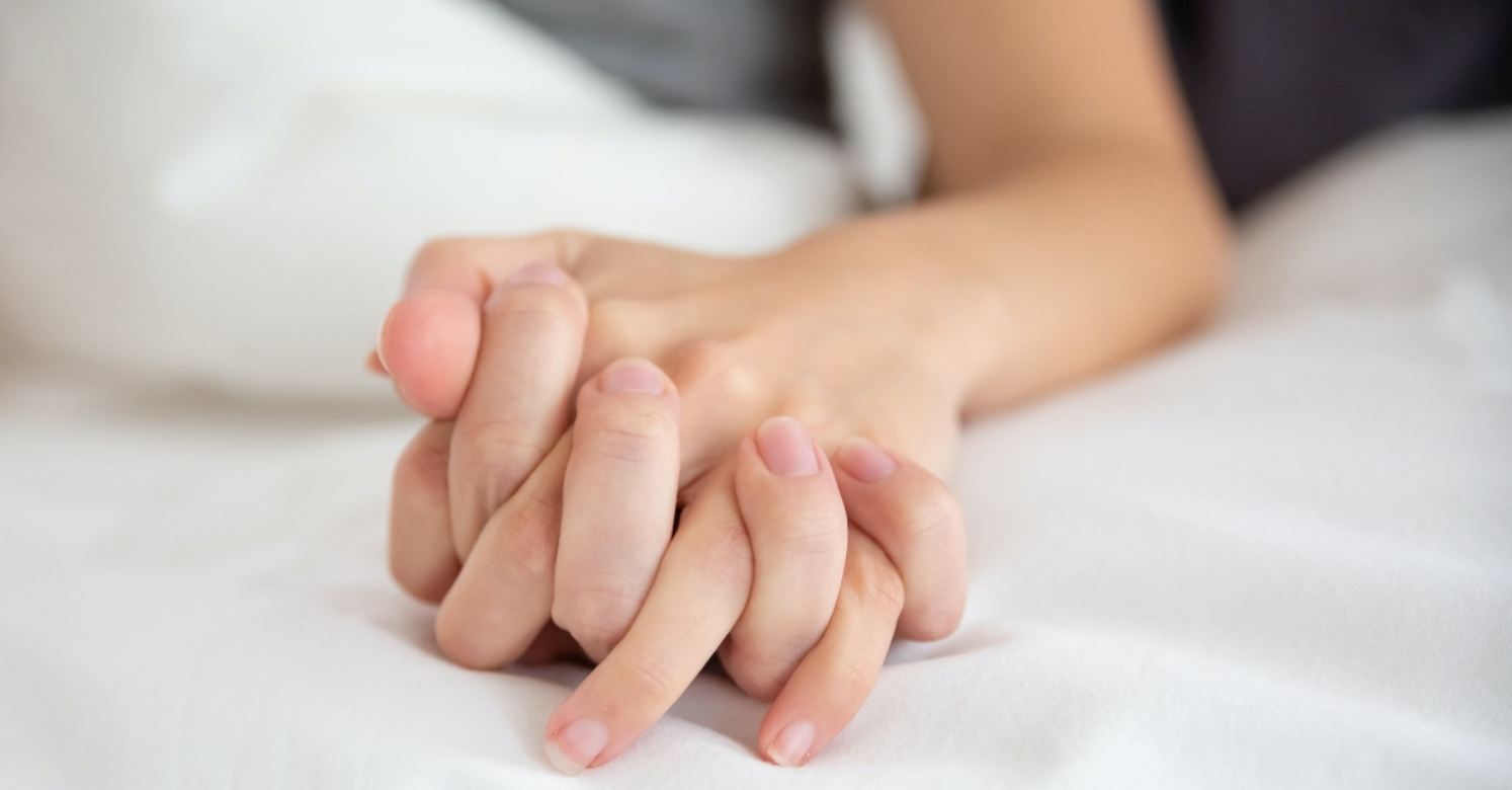 Sa che la moglie lo tradisce da anni, ma lo accetta: “È un matrimonio perfetto”