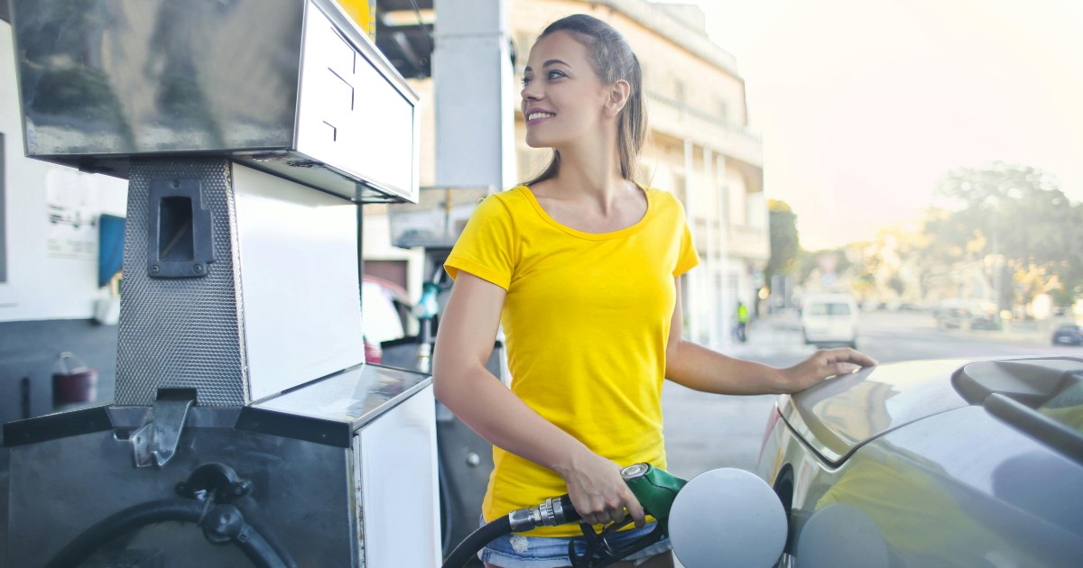 Sfrutta un problema tecnico della pompa di benzina per ottenere 26.000 euro di carburante gratis