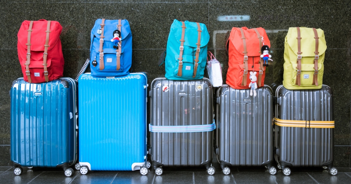Se viaggi, evita le valigie nere: ecco perché