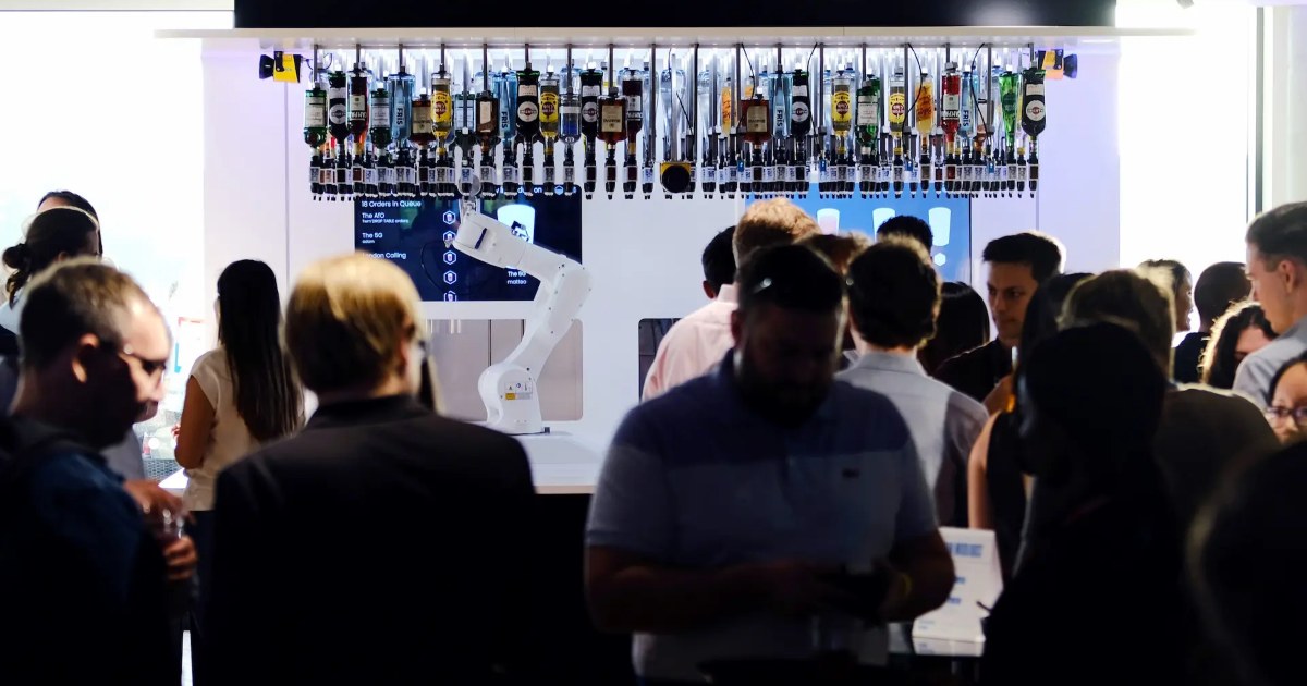 Apre il primo cocktail bar interamente robotizzato
