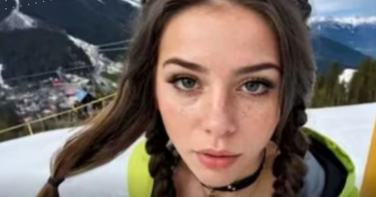 Lily Rain, la modella di viaggio virtuale che guadagna oltre 20.000 dollari al mese