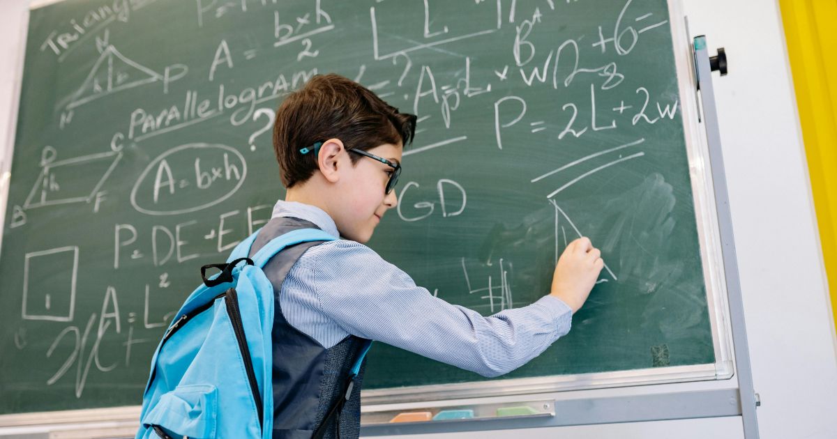 Sai che i genitori sovrastimano le capacità dei figli maschi, ma non delle femmine?