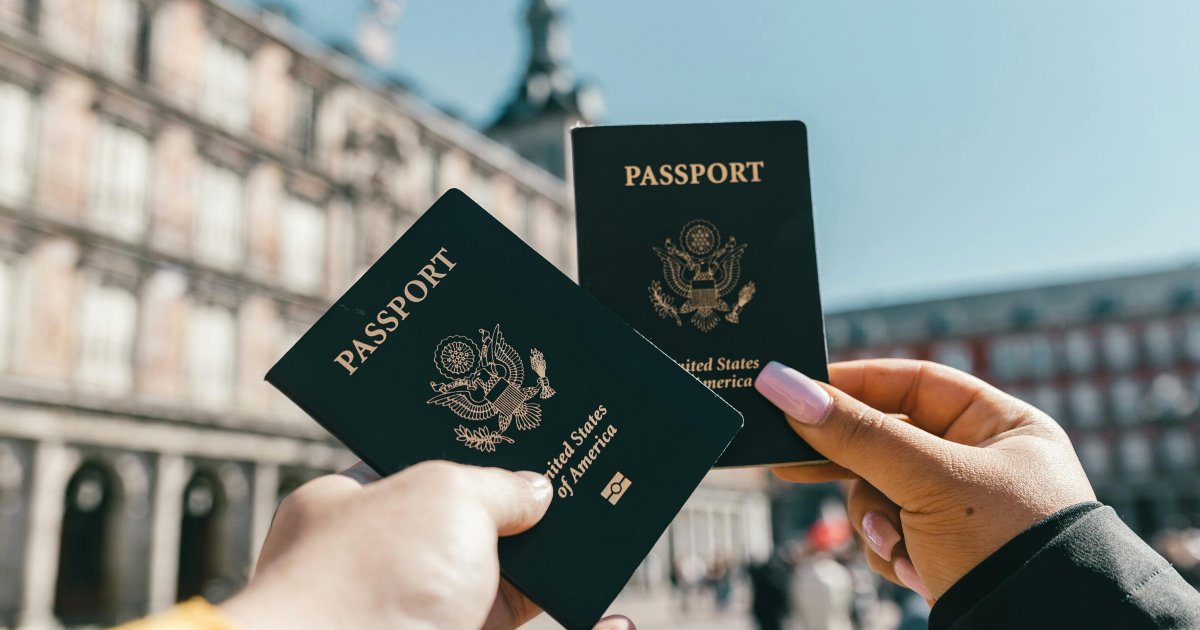Come riconoscere un americano in Italia: l’esilarante tutorial