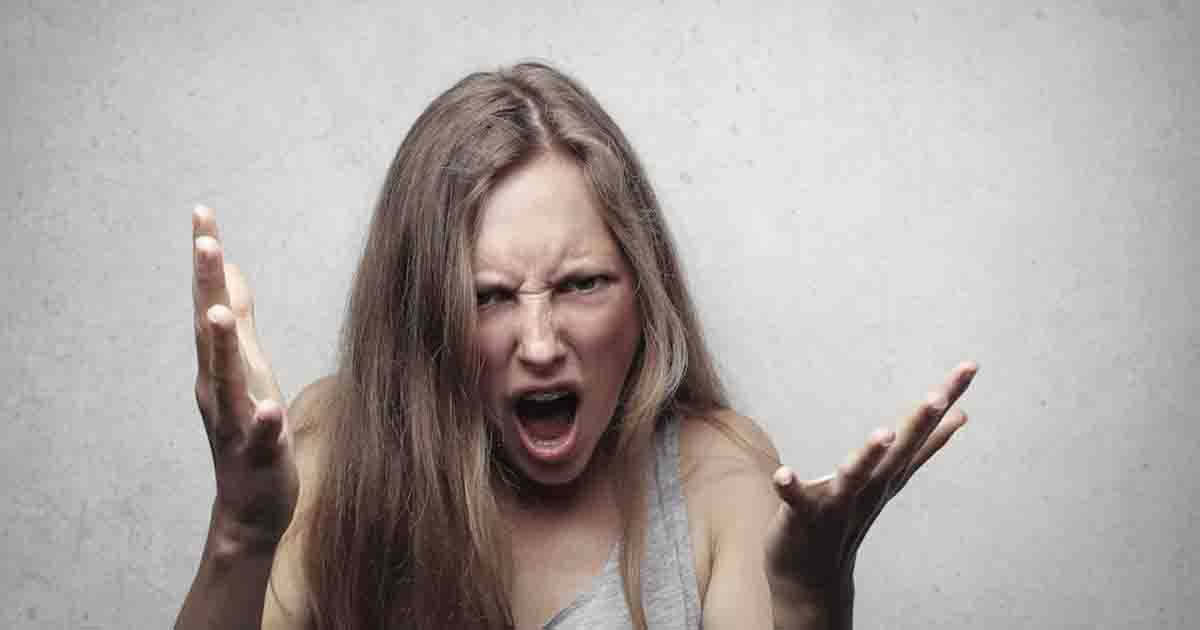 Sette tratti che rivelano una persona difficile da frequentare