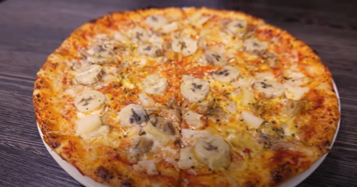 La pizza svedese condita con la banana fa impallidire la pizza hawaiana [+VIDEO]