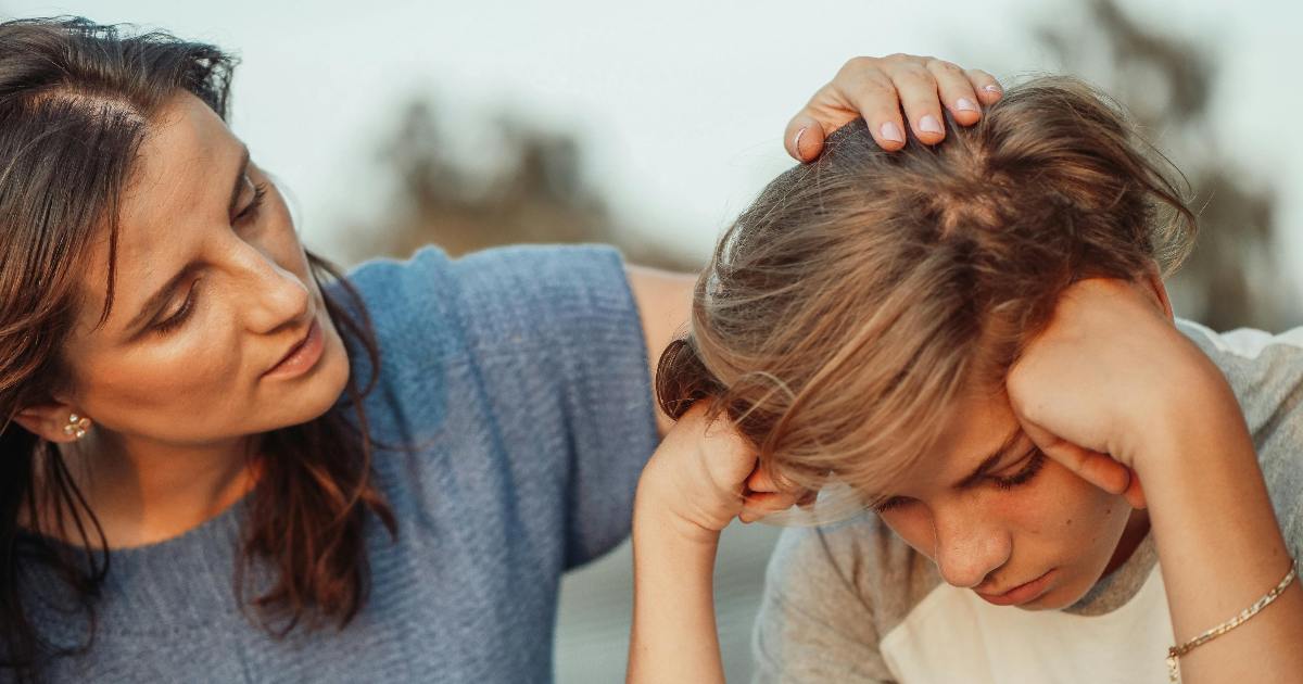 Colti sul fatto: come affrontare il momento in cui tuo figlio entra in camera senza bussare (mentre siete “impegnati”)