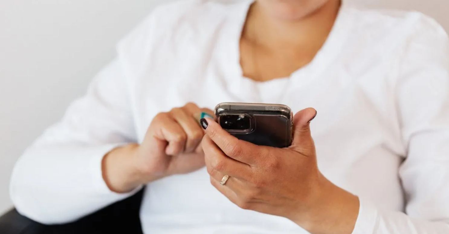 Lascia la famiglia per un uomo conosciuto online (e che non ha mai visto)