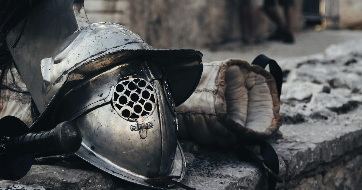 Spopola il castlecore-rotica, fare l’amore a tema medievale