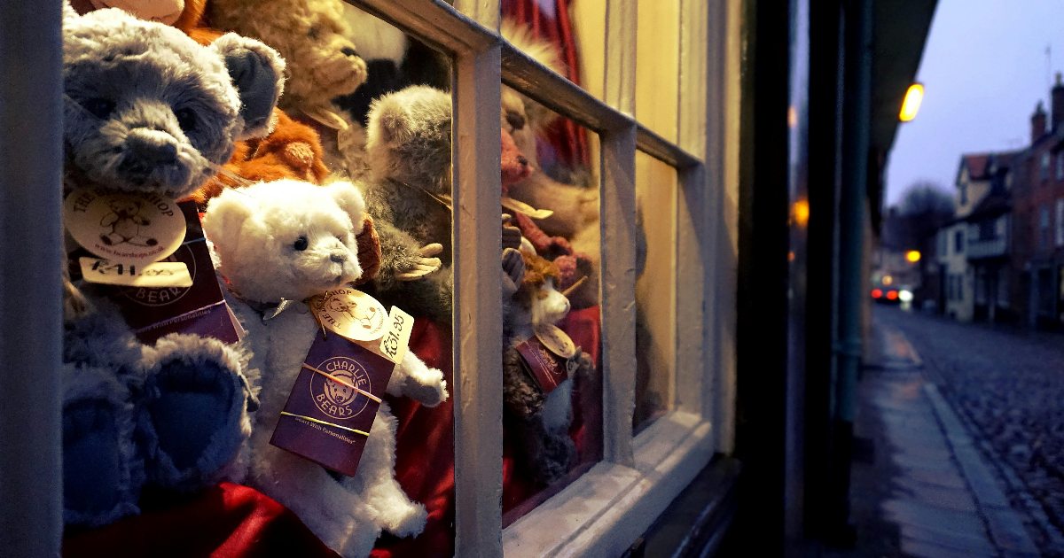 Sempre più adulti comprano giocattoli per se stessi: è il fenomeno dei kidults