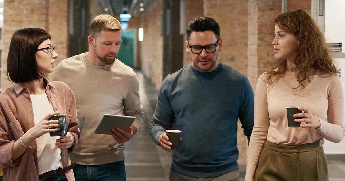 Le donne parlano più degli uomini? Risponde la scienza