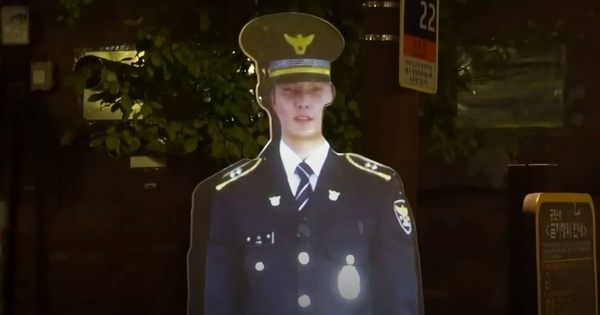 Seoul schiera ologrammi di poliziotti a grandezza naturale per prevenire i crimini [+VIDEO]