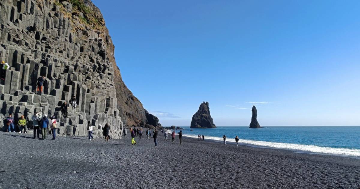 Questa è la spiaggia più pericolosa al mondo: le onde improvvise sono spesso letali