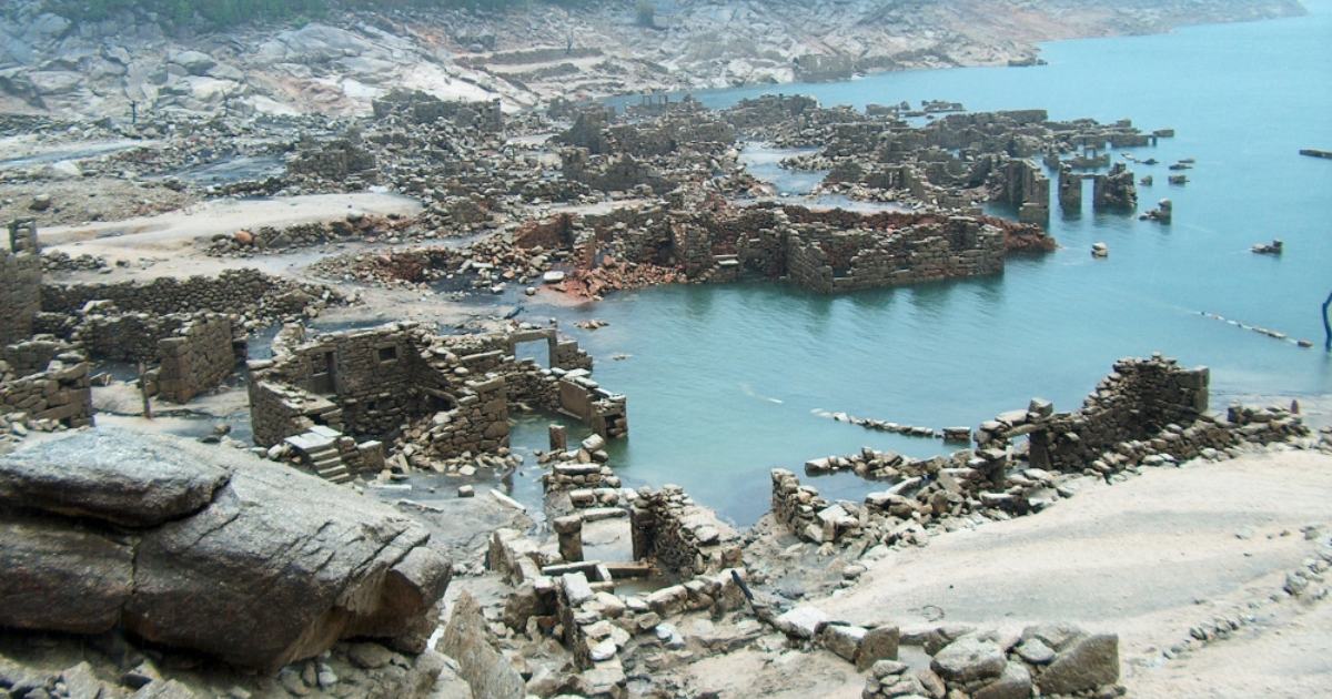 Vilarinho da Furna: il villaggio portoghese che riappare solo durante la siccità