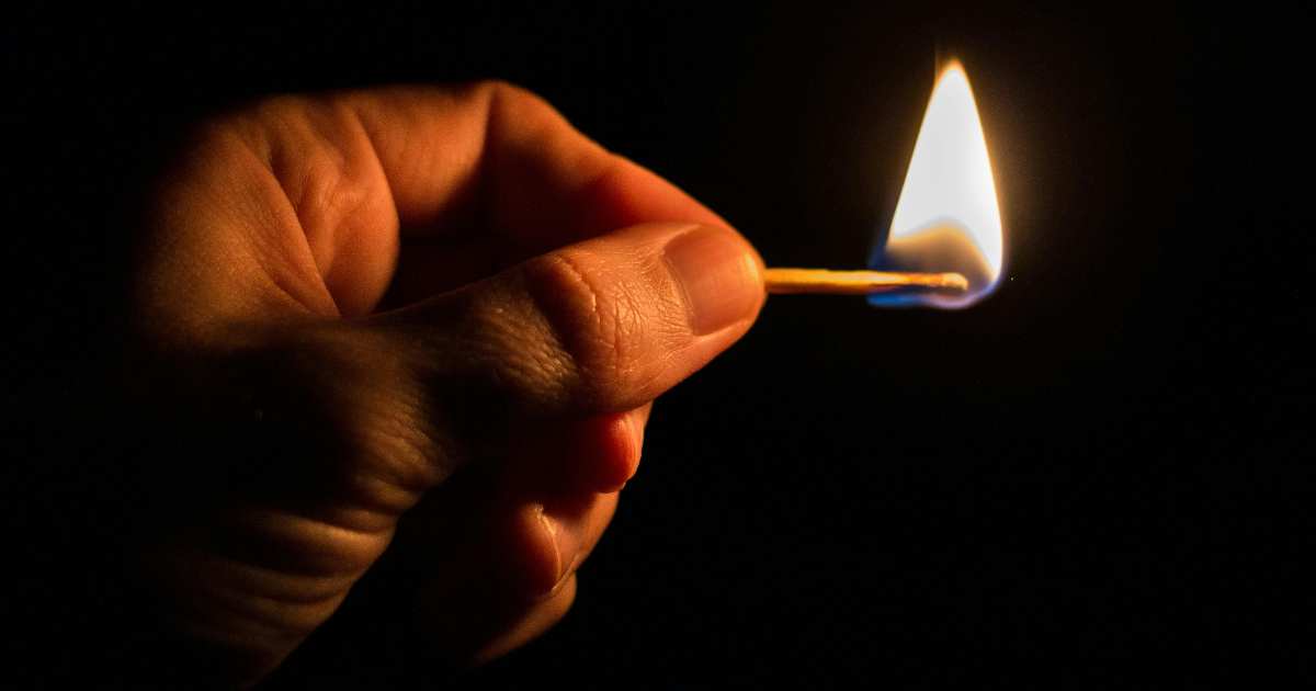 Paura del buio: quasi un terzo degli adulti dorme ancora con la luce accesa