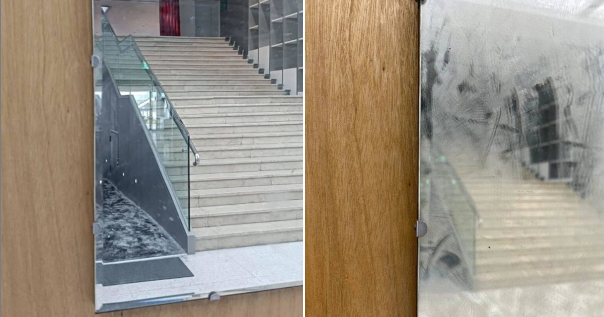 Volontario del museo distrugge un’opera d’arte pulendola dopo averla scambiata per un semplice specchio sporco