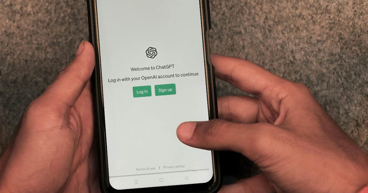 Come capire se il tuo partner è romantico o semplicemente.. usa ChatGPT per scrivere i messaggi