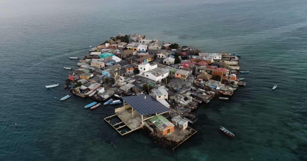 Santa Cruz del Islote, l’isola più affollata del mondo dove lo spazio è un lusso raro