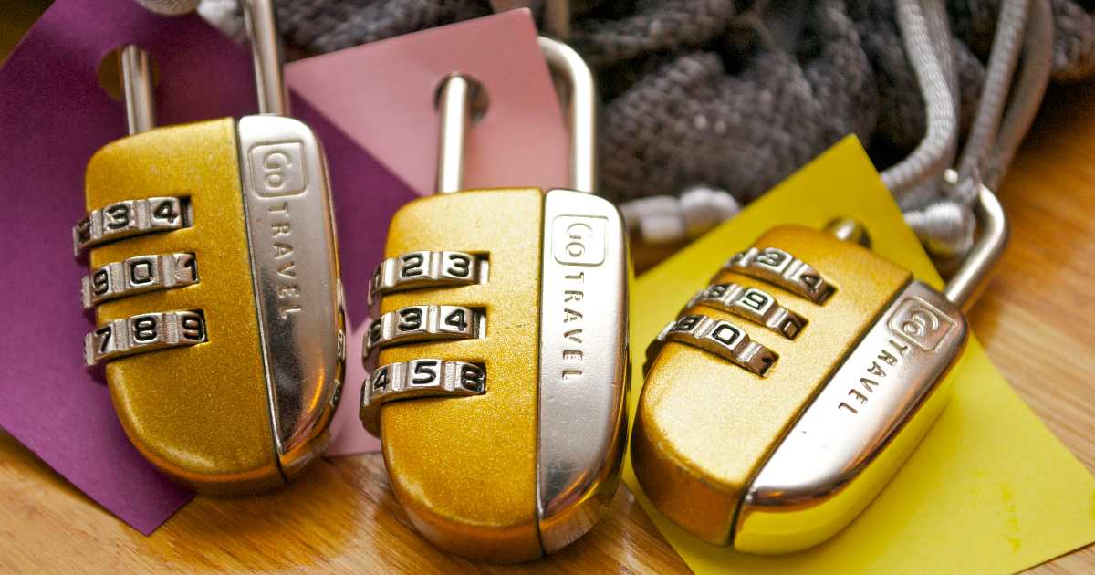 Bambino si incastra un lucchetto nel naso e diventa virale [+VIDEO]