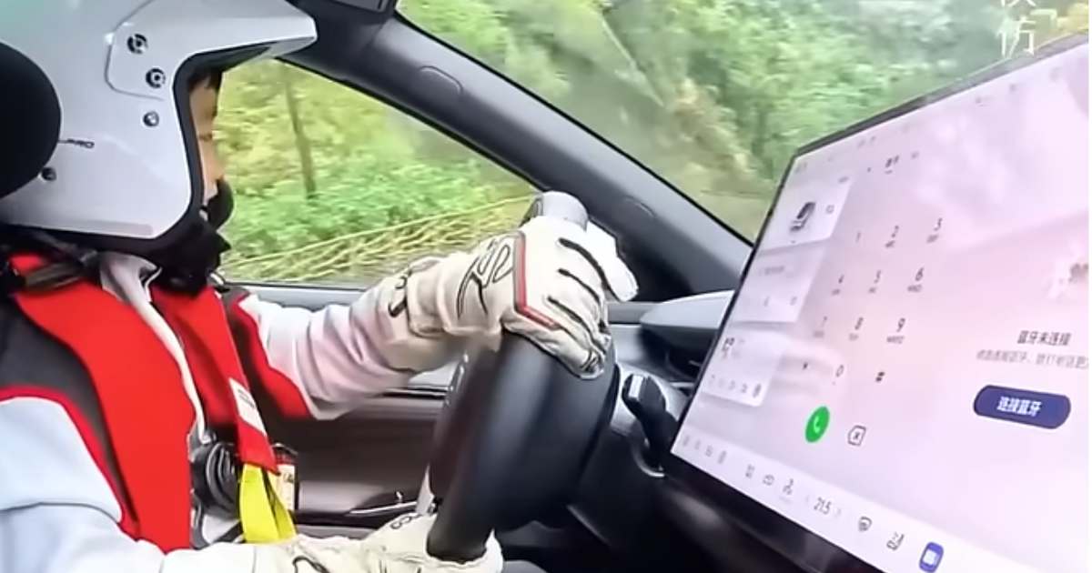 Il pilota più giovane del mondo ha 5 anni: la storia incredibile di Shao Ziyan