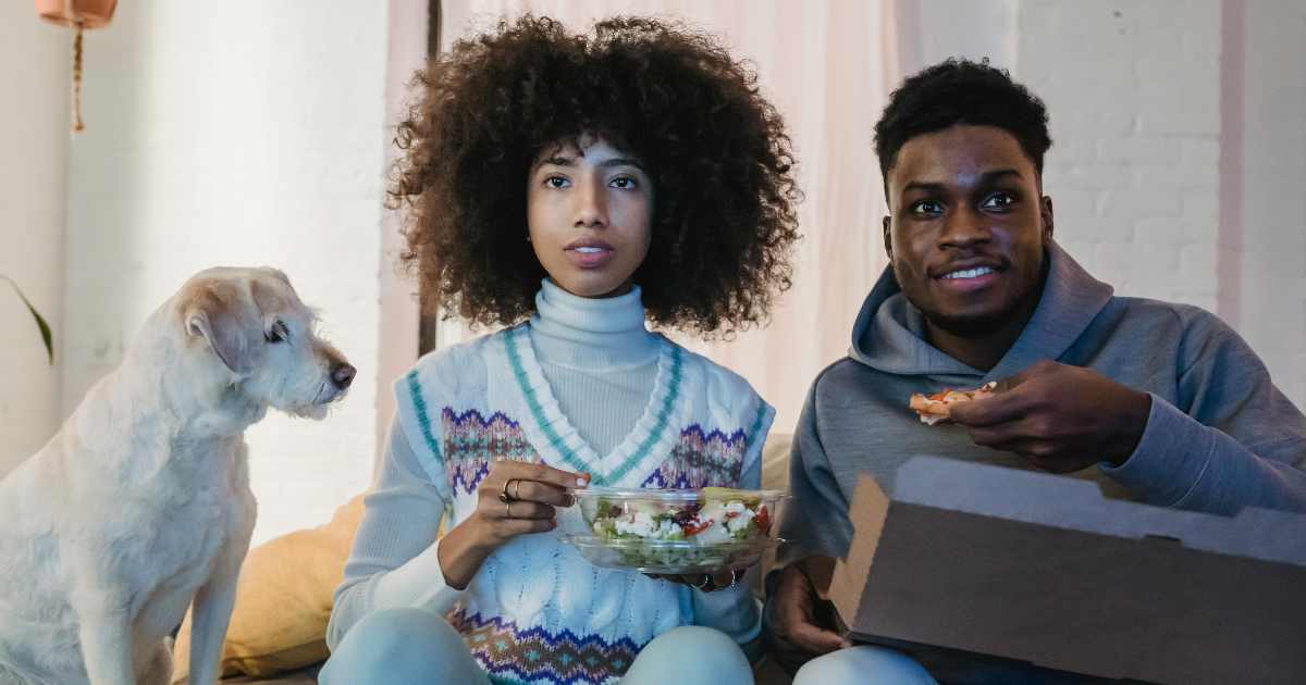 Studio svela come le tue abitudini prima dell’università ti seguano anche da adulto (e influenzano peso e salute)