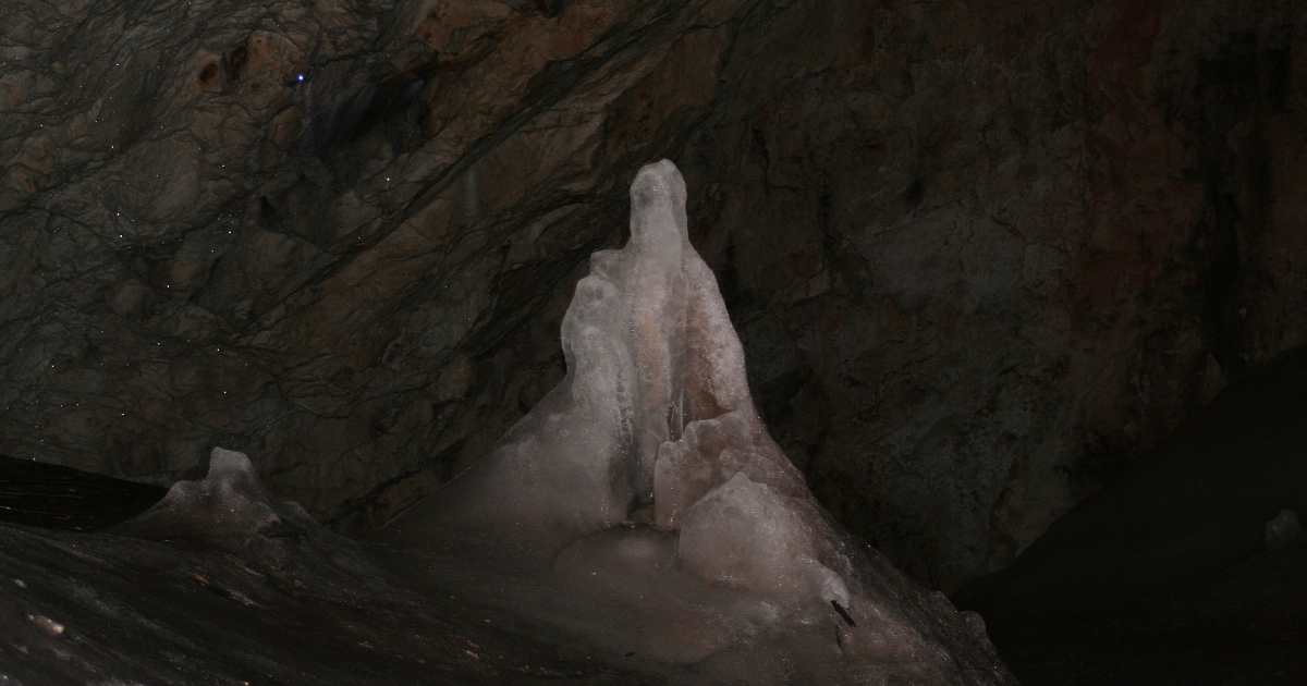 Superbatterio di 5.000 anni riemerge dal ghiaccio e sfida gli antibiotici moderni