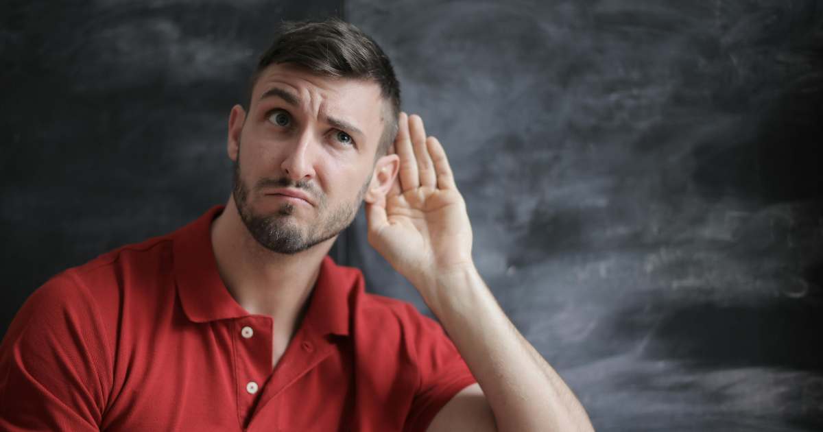 Il tuo cervello riconosce una voce IA ben prima che tu possa farlo