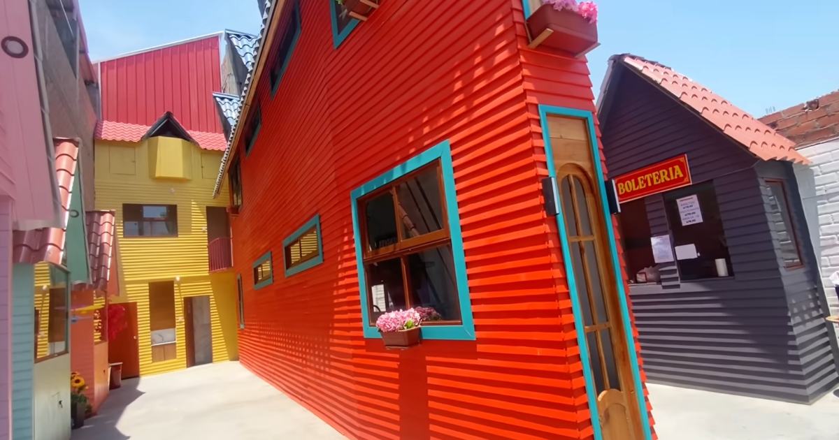 La casa più stretta del mondo è larga 63 centimetri: ma ha tutto, anche due scale [+VIDEO]