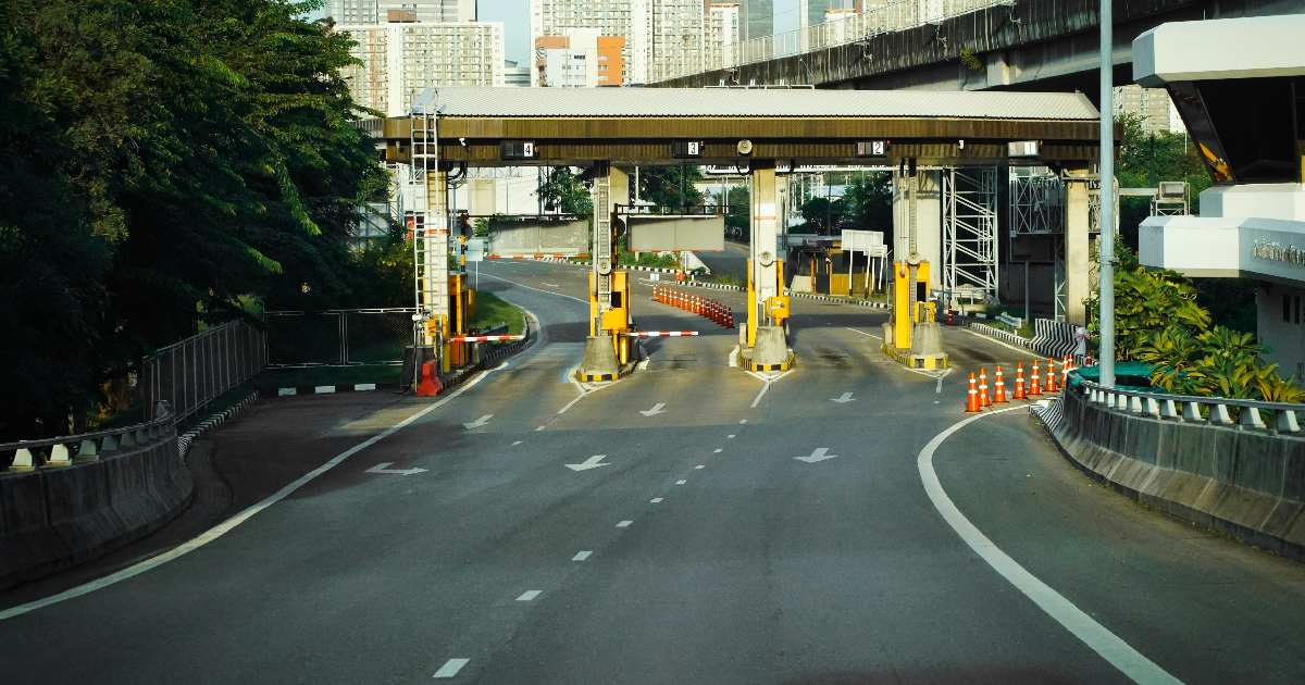 Il finto casello autostradale che ha truffato migliaia di automobilisti: la frode “geniale” durata 18 mesi