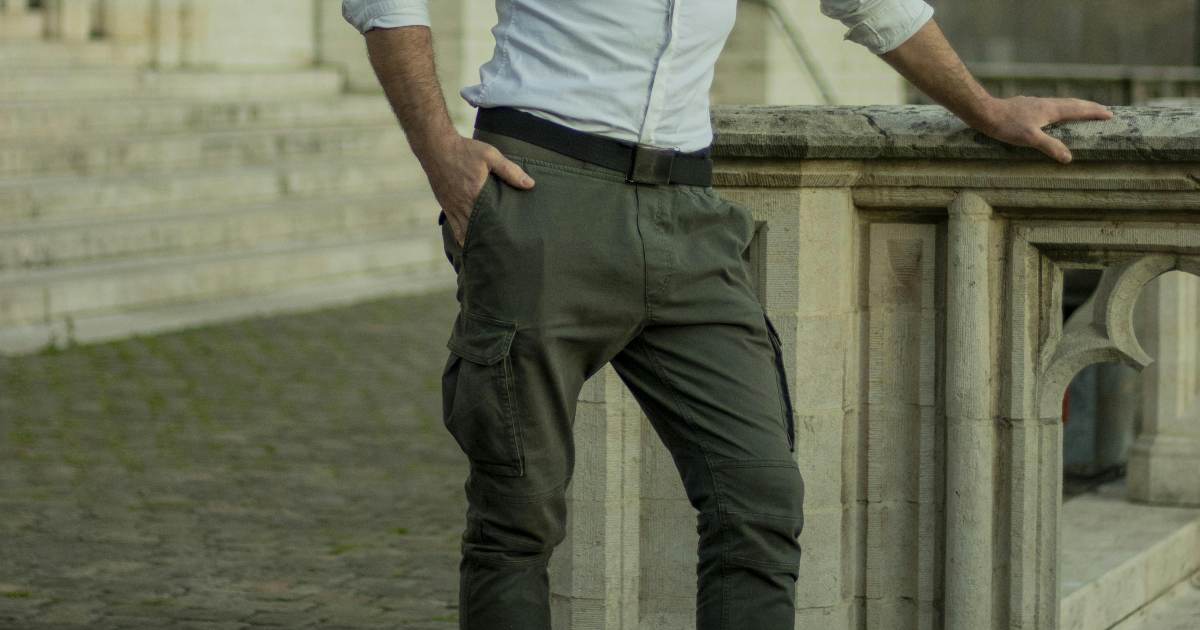 Il “metodo pantaloni” per intuire le dimensioni maschili dal ringonfiamento della zip diventa virale